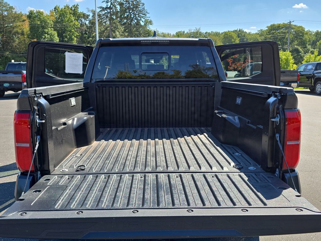 2025 Toyota Tacoma SR5 photo 12