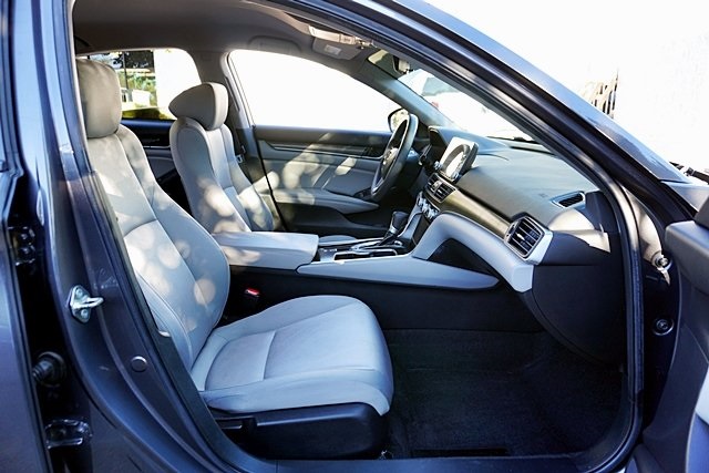 Used 2019 Gray Honda LX image 10