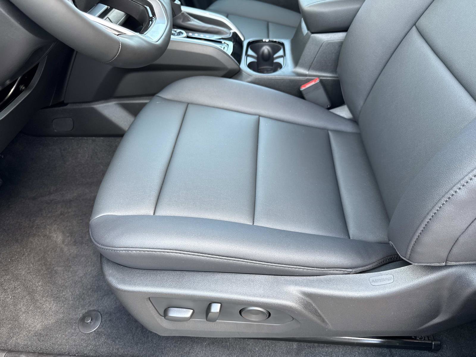 2026 Chevrolet Colorado Trail Boss photo 18
