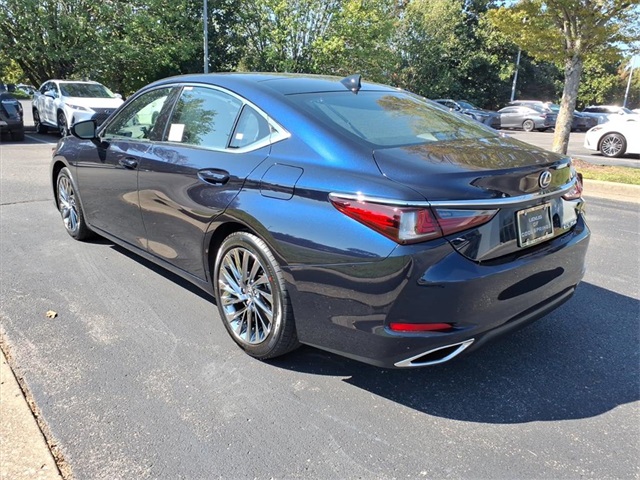 2025 Lexus ES 350 Ultra Luxury photo 3