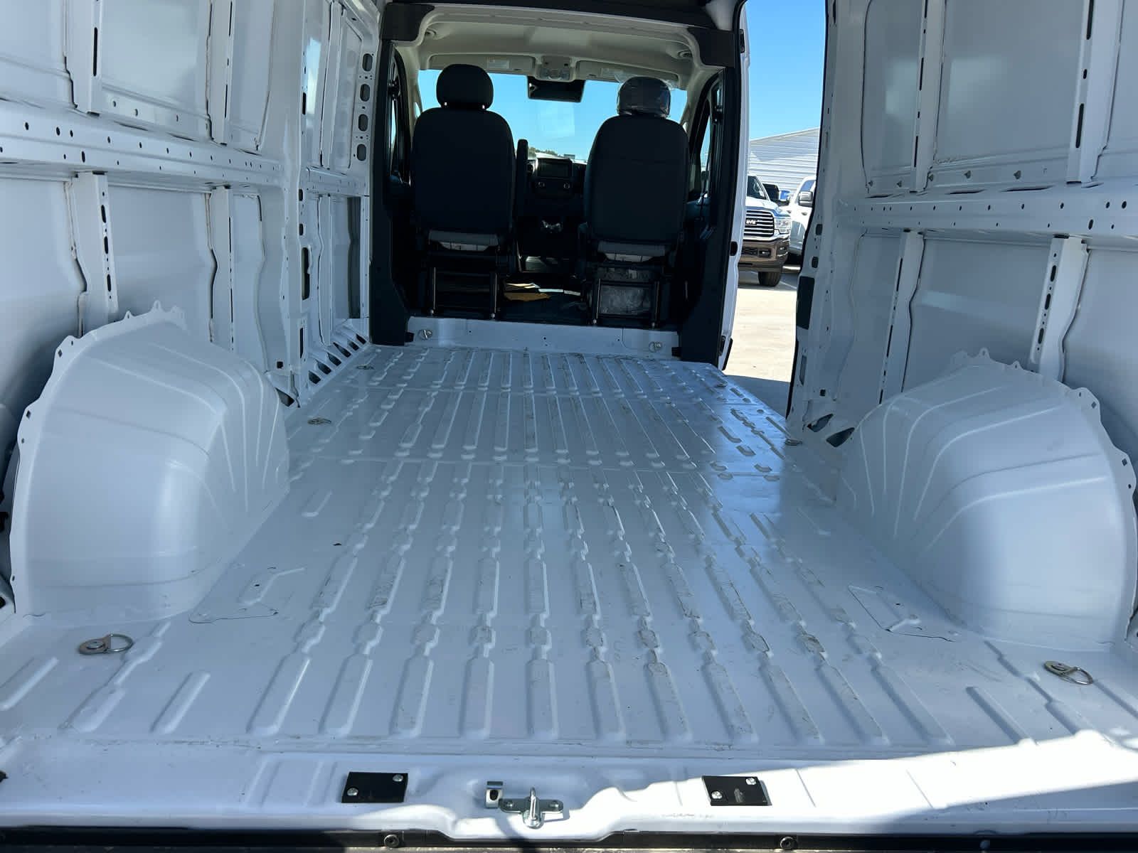 2025 Ram ProMaster 2500 photo 9