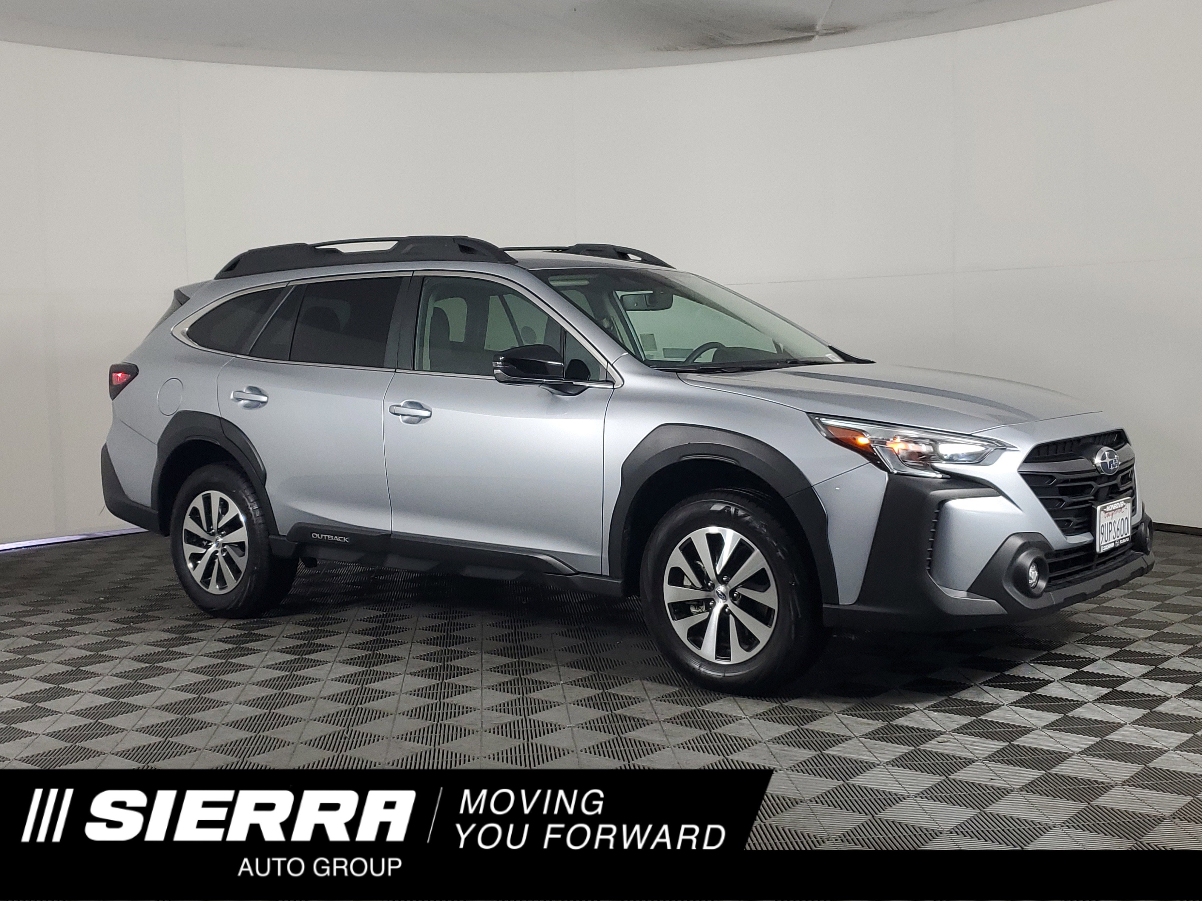 2025 Subaru Outback Premium's photo