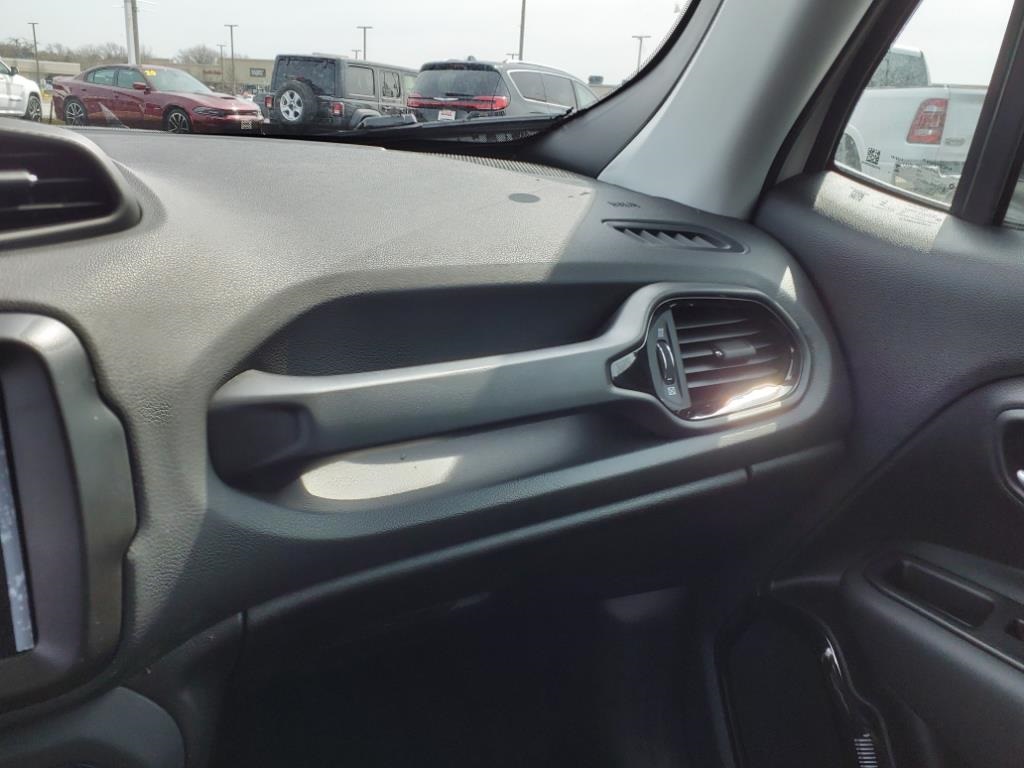 2023 Jeep Renegade Altitude photo 22