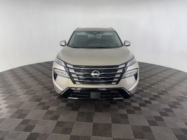 2024 Nissan Rogue Platinum photo 2
