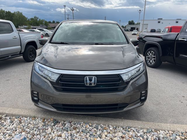 2022 Honda Odyssey Touring photo 2