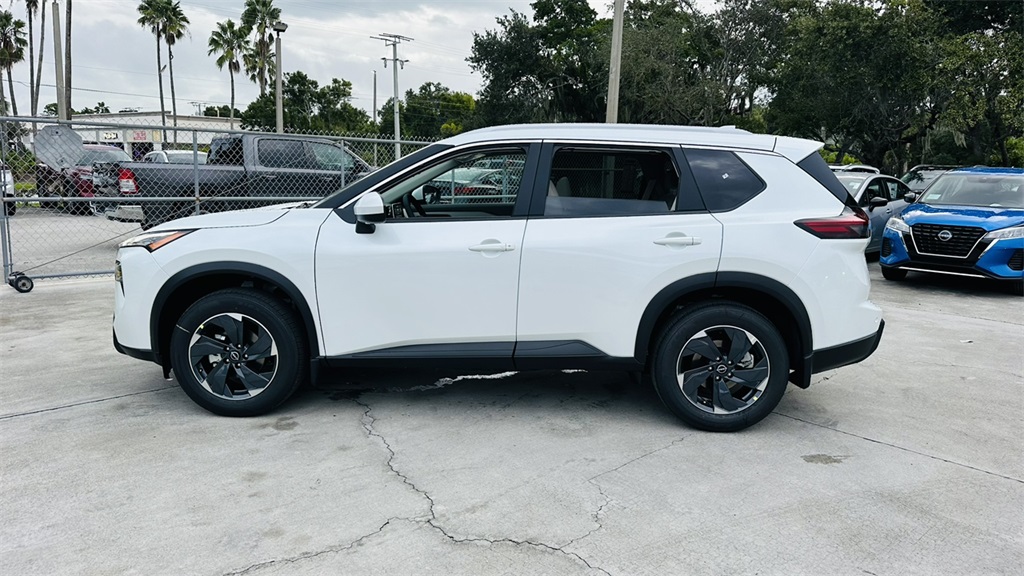 2026 Nissan Rogue SV photo 2