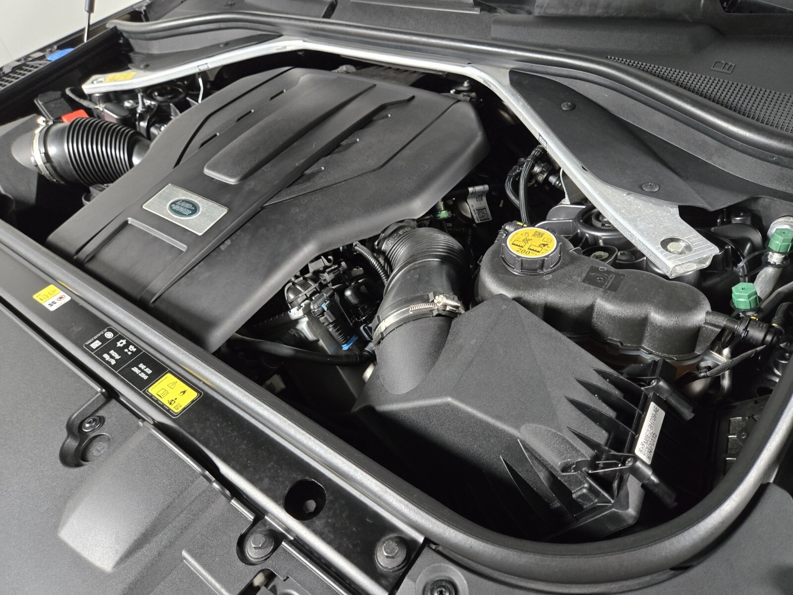 2023 Land Rover Range Rover SE photo 20