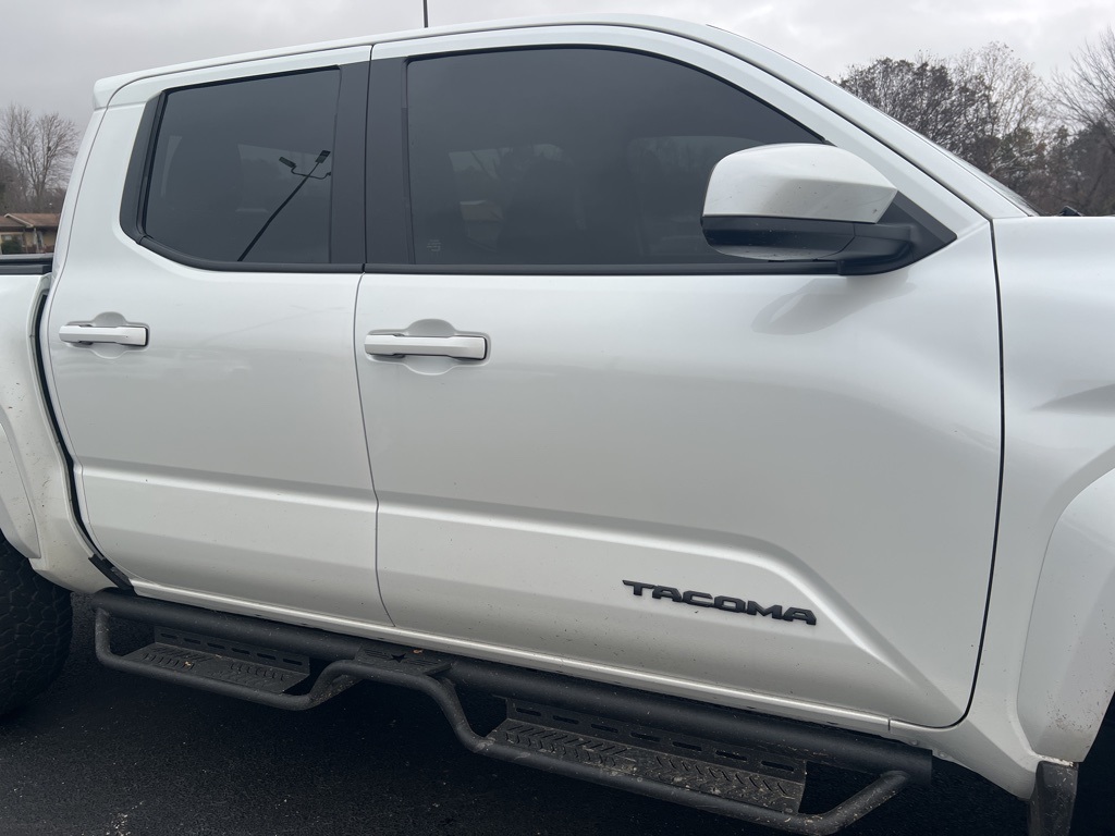 2025 Toyota Tacoma TRD Sport photo 4