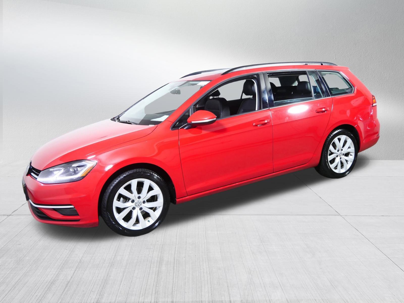 2019 Volkswagen Golf SportWagen SE photo 3