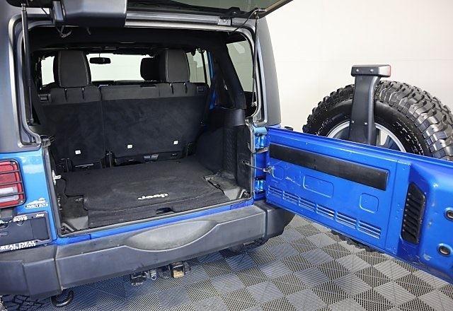 2015 Jeep Wrangler Unlimited Rubicon photo 7