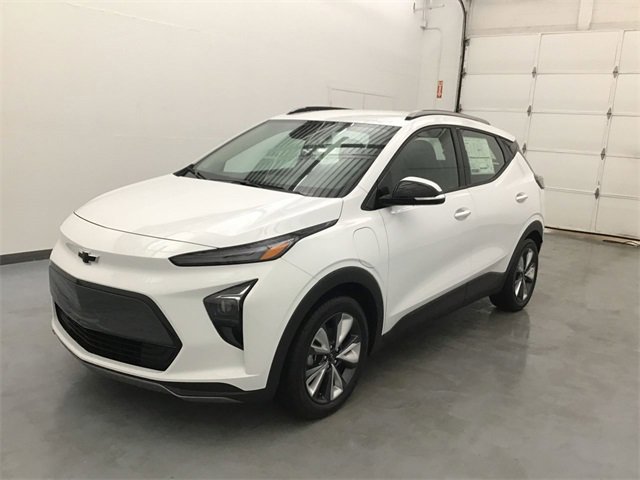 Used 2022 Chevrolet Bolt EUV LT with VIN 1G1FY6S07N4113813 for sale in Waterbury, CT