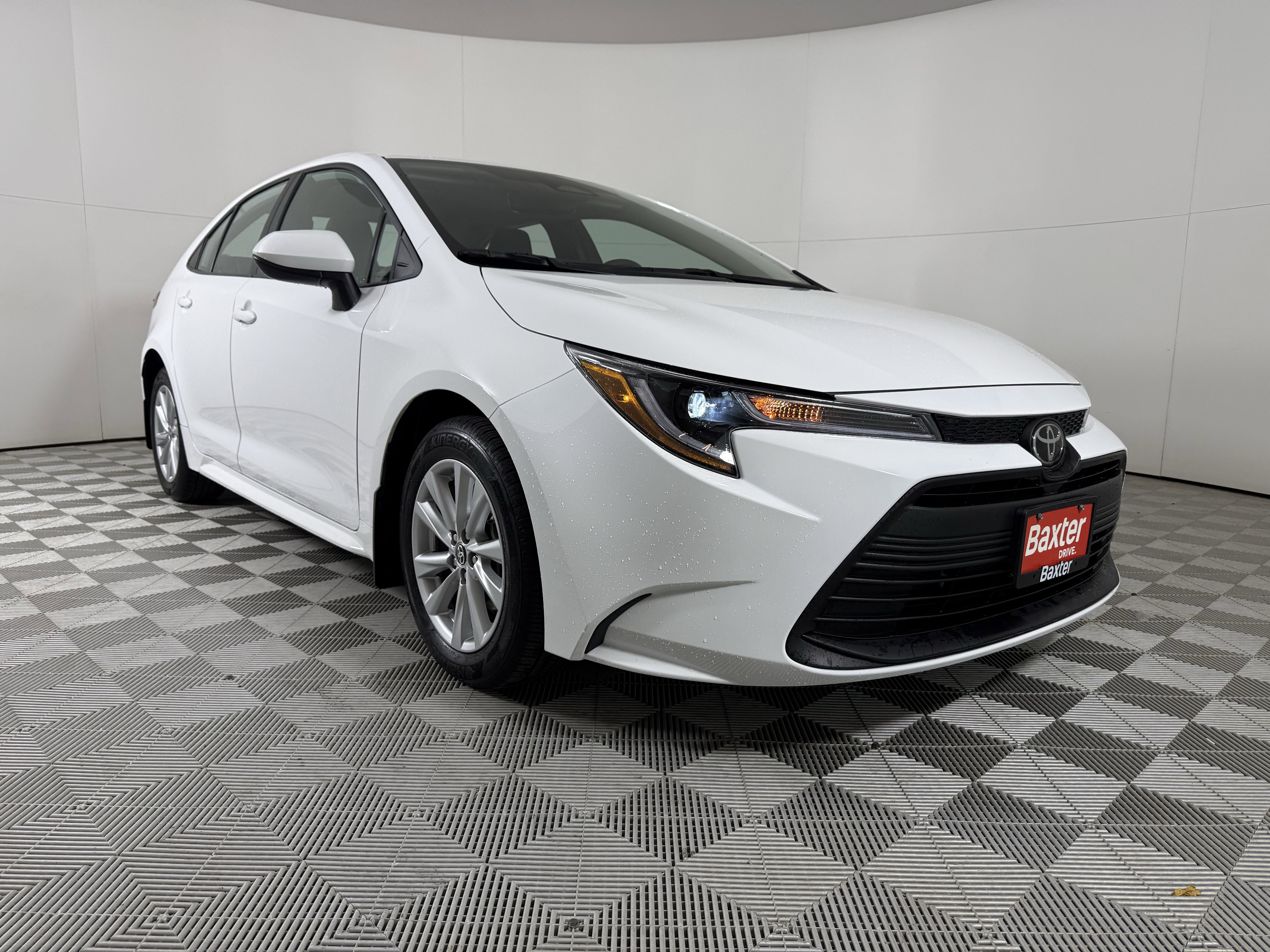 2025 Toyota Corolla LE's photo