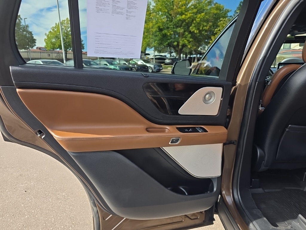 2022 Lincoln Aviator Grand Touring photo 14