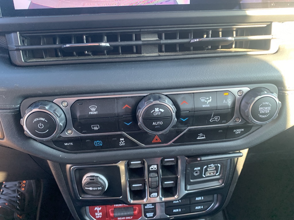 2024 Jeep Wrangler Rubicon 4xe photo 17