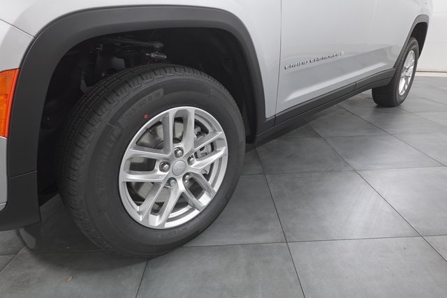 2025 Jeep Grand Cherokee Laredo X photo 28