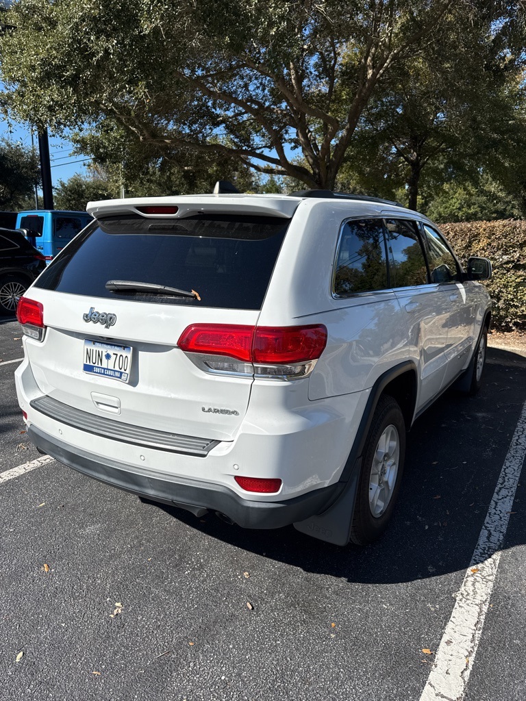 2017 Jeep Grand Cherokee Laredo photo 3