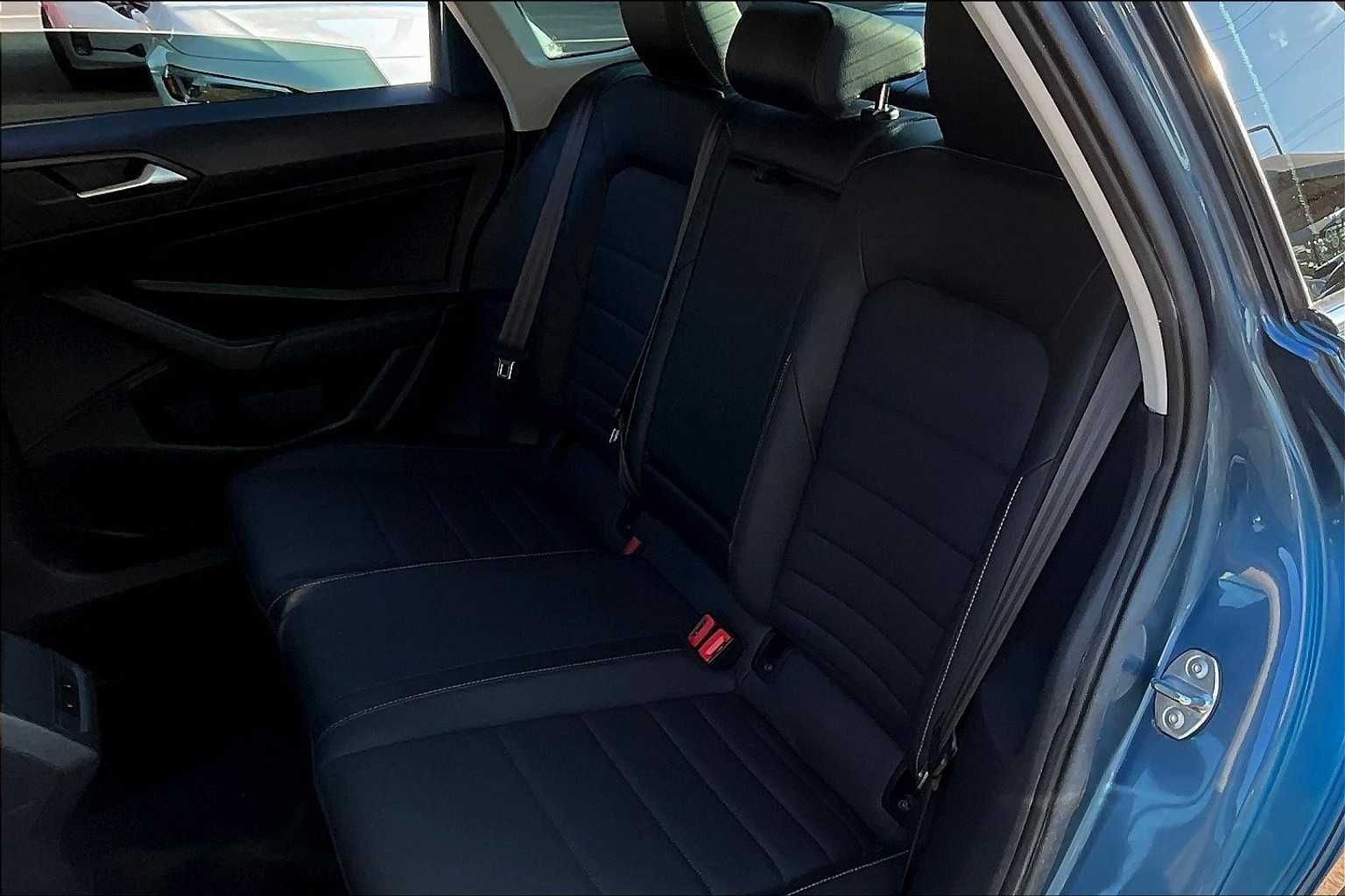 2021 Volkswagen Jetta SE photo 18