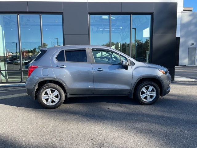 2020 Chevrolet Trax LS photo 3