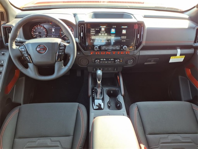 2025 Nissan Frontier Crew Cab PRO-X photo 3