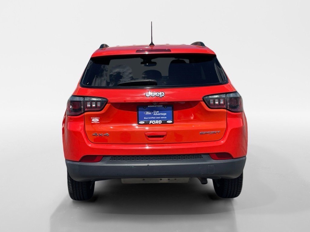2018 Jeep Compass Sport photo 2