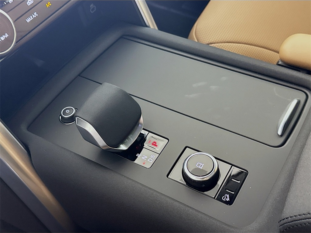 2025 Land Rover Discovery SE photo 15