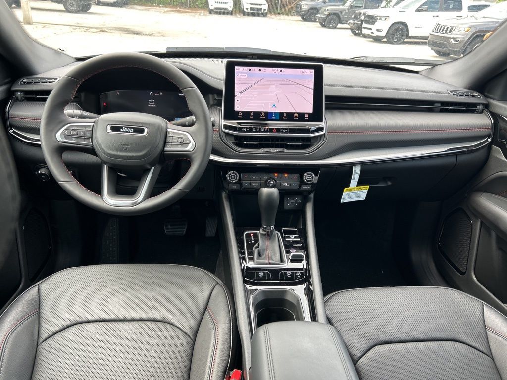 2025 Jeep Compass Trailhawk photo 32