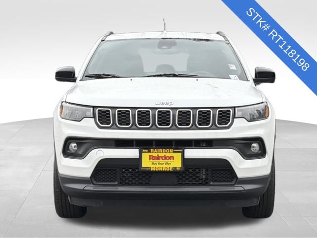 2024 Jeep Compass Latitude photo 2