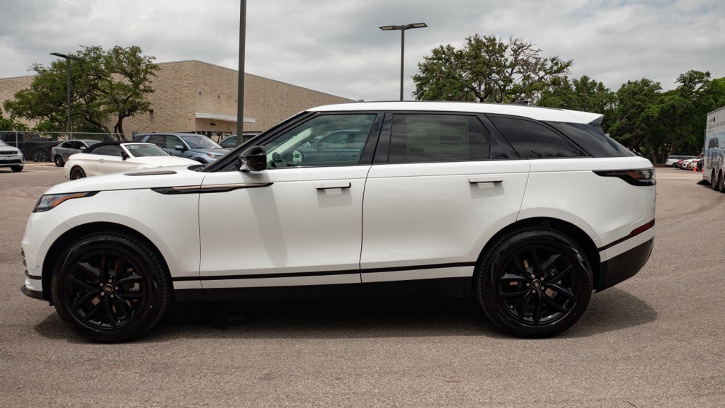 2025 Land Rover Range Rover Velar SE photo 10