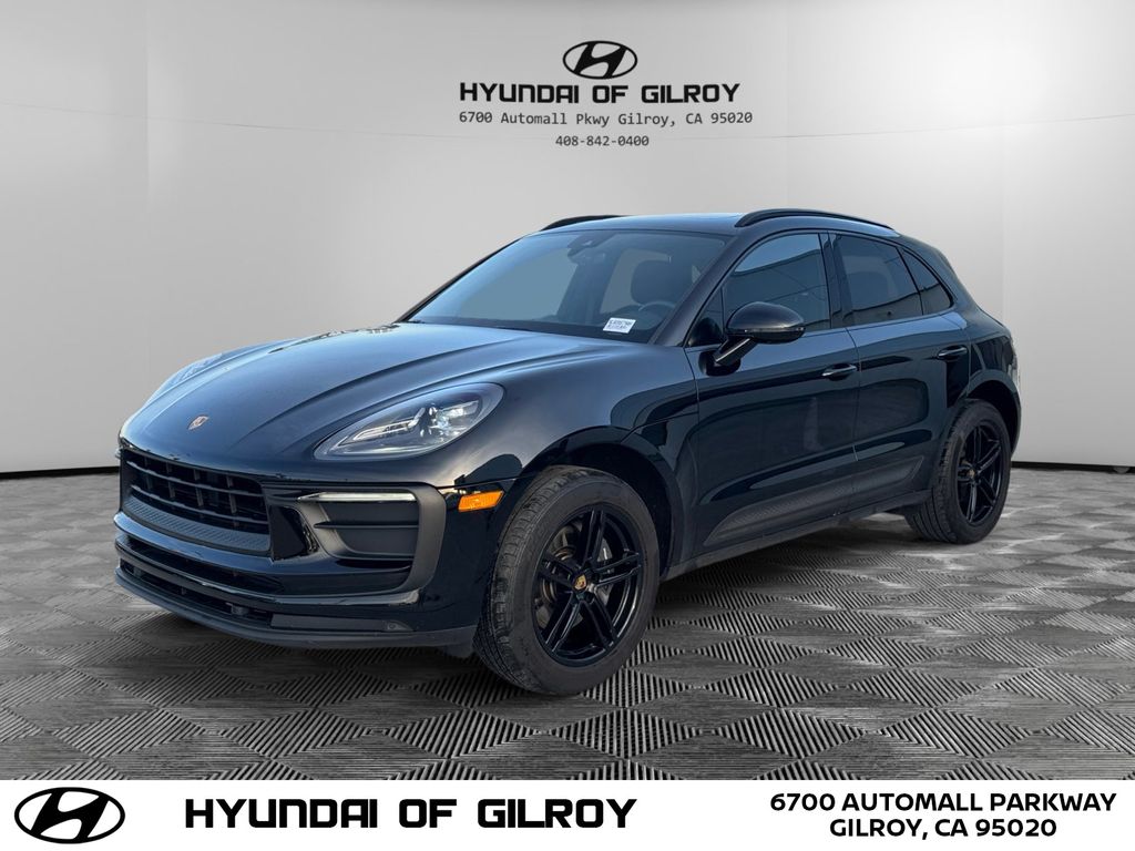 2022 Porsche Macan Base