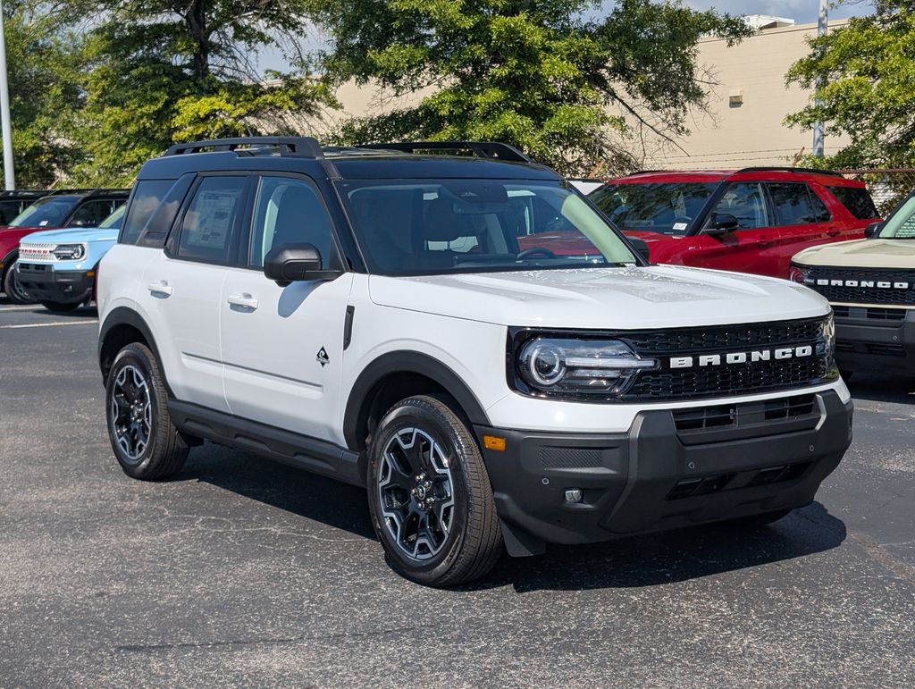 2025 Ford Bronco Sport Outer Banks photo 2