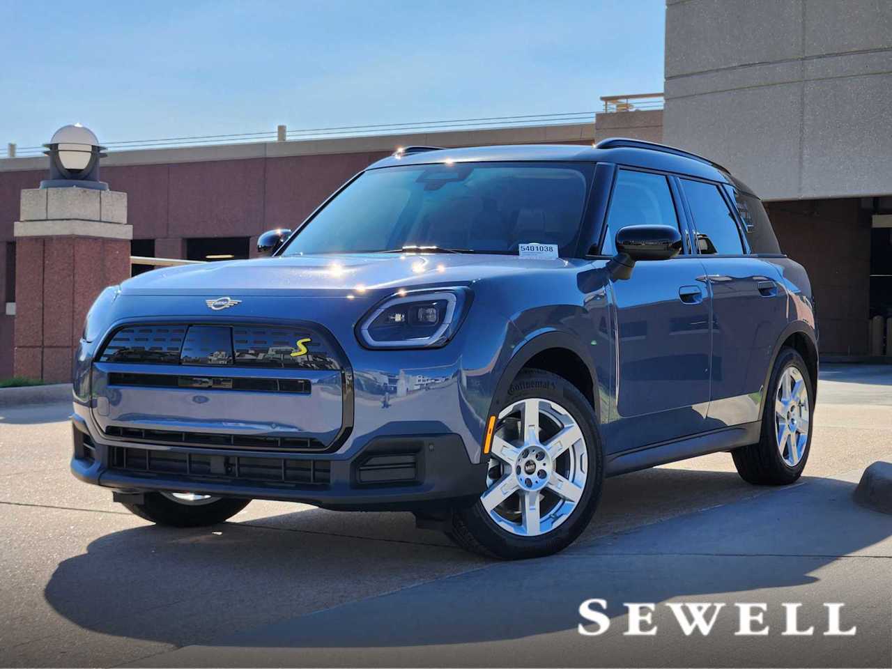 2025 MINI Countryman SE's photo