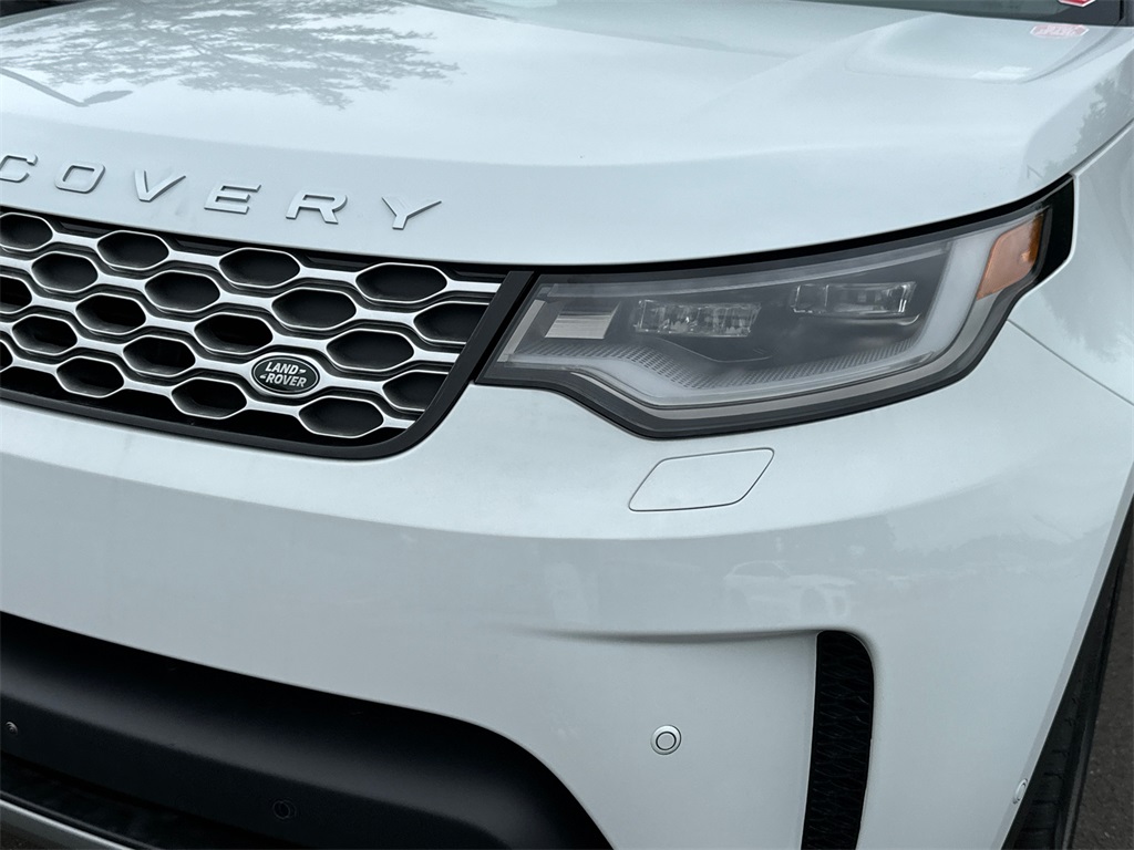2025 Land Rover Discovery S photo 5