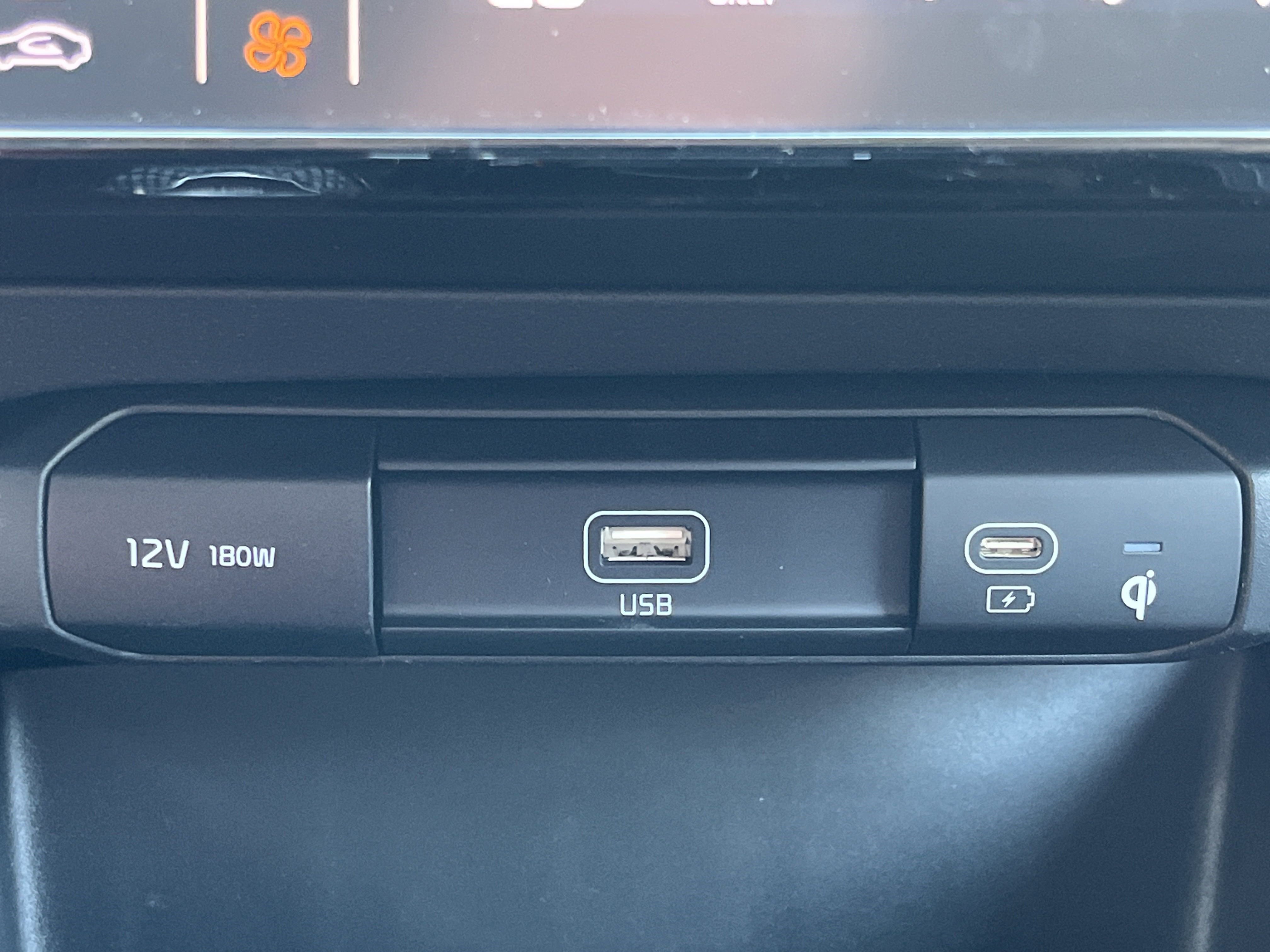 2025 Kia Niro SX Touring photo 6