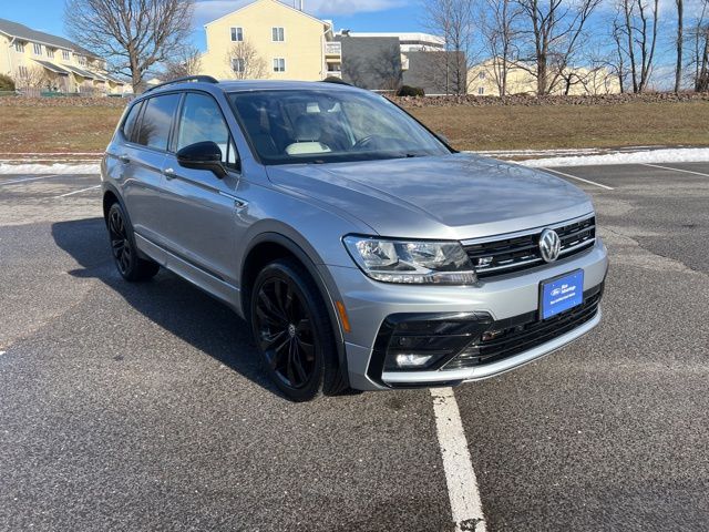 2020 Volkswagen Tiguan SE R-LINE BLACK's photo