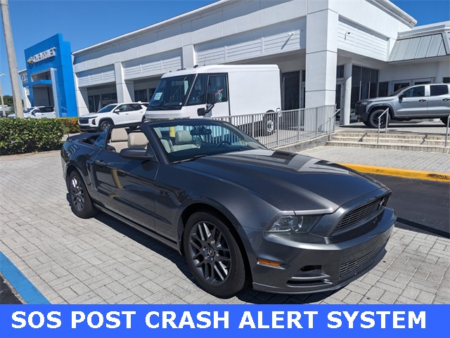 2014 Ford Mustang V6 Premium photo 2