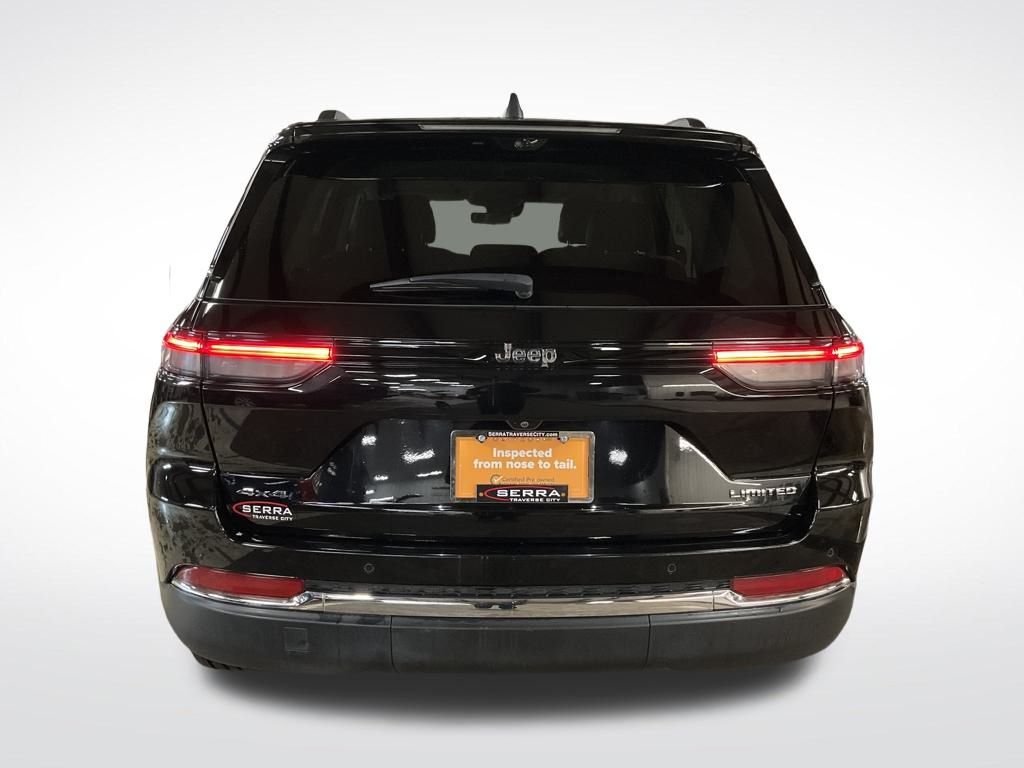 2023 Jeep Grand Cherokee Limited photo 4