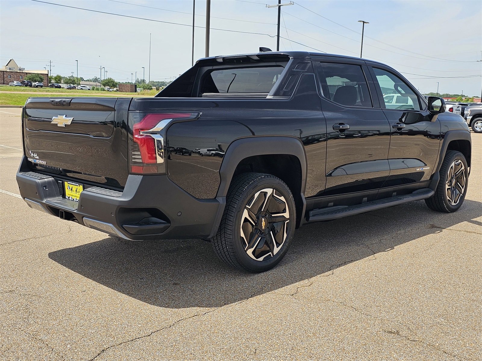 2025 Chevrolet Silverado EV LT photo 3