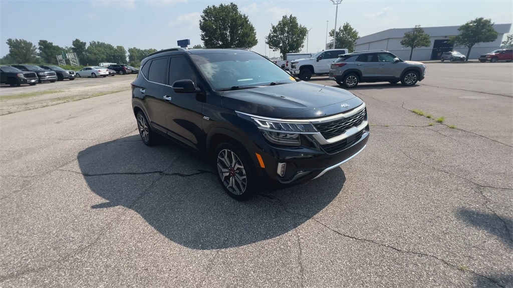 Used 2021 Kia Seltos SX with VIN KNDETCA23M7112156 for sale in Burns Harbor, IN