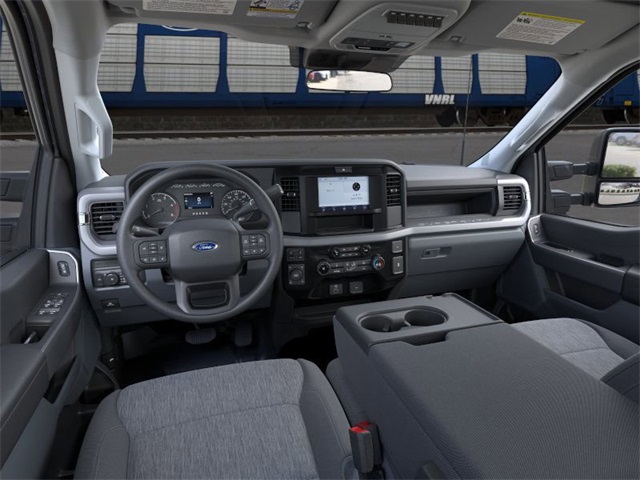 2025 Ford F-250 photo 7
