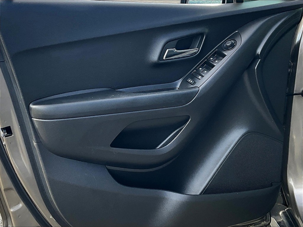 2022 Chevrolet Trax LT photo 9
