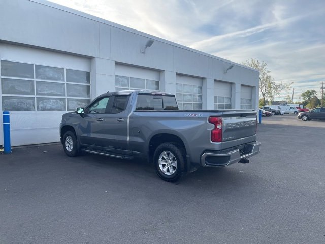2019 Chevrolet Silverado 1500 LT photo 2