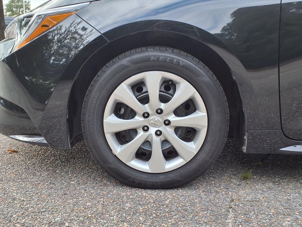 2024 Toyota Corolla LE photo 4