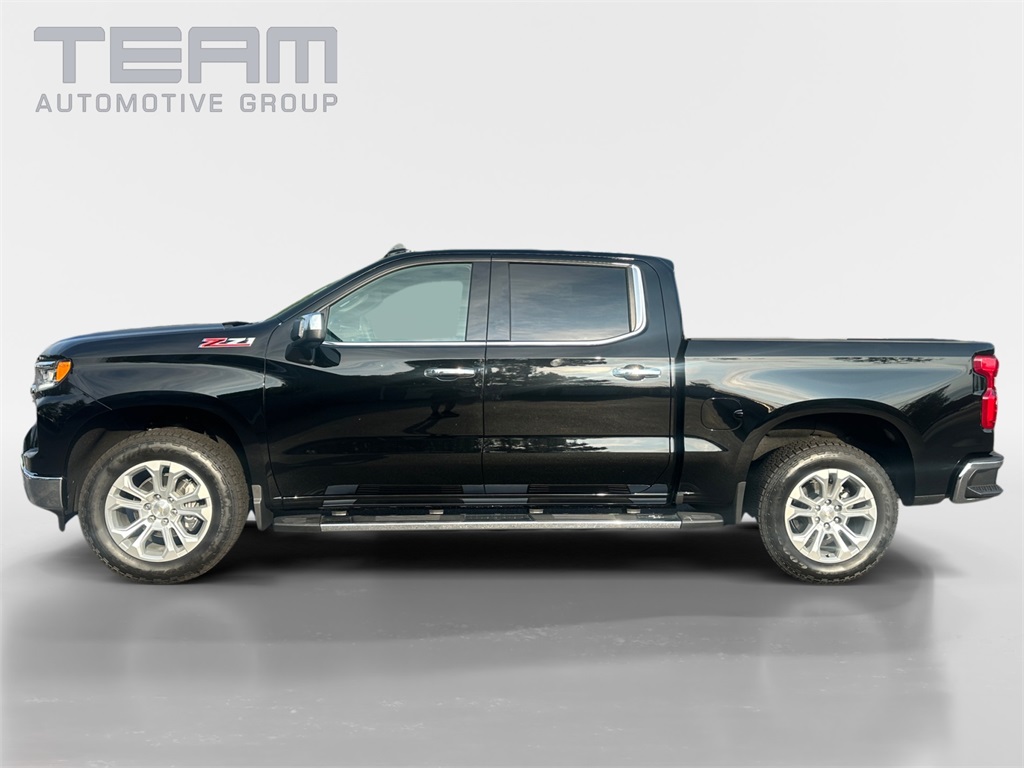 2025 Chevrolet Silverado 1500 LTZ photo 3