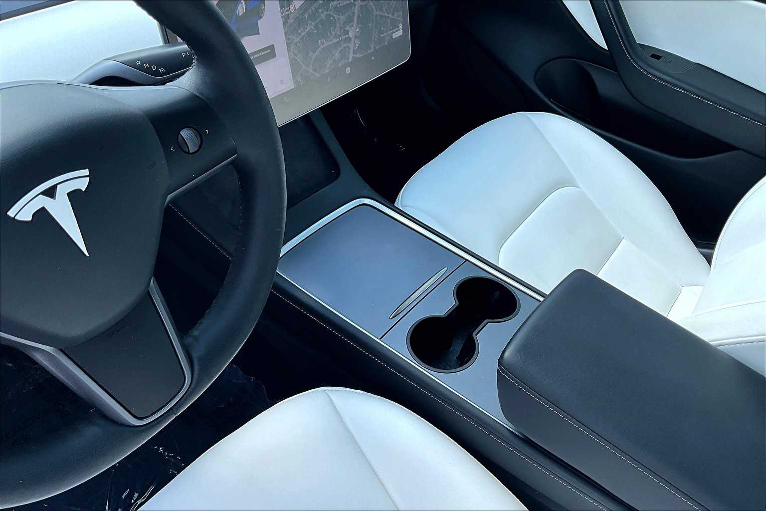 2021 Tesla Model 3 Standard Range Plus photo 14