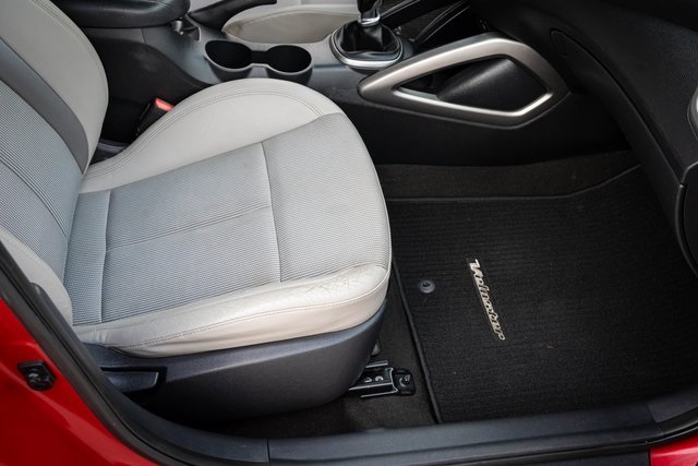 2013 Hyundai Veloster Base photo 28