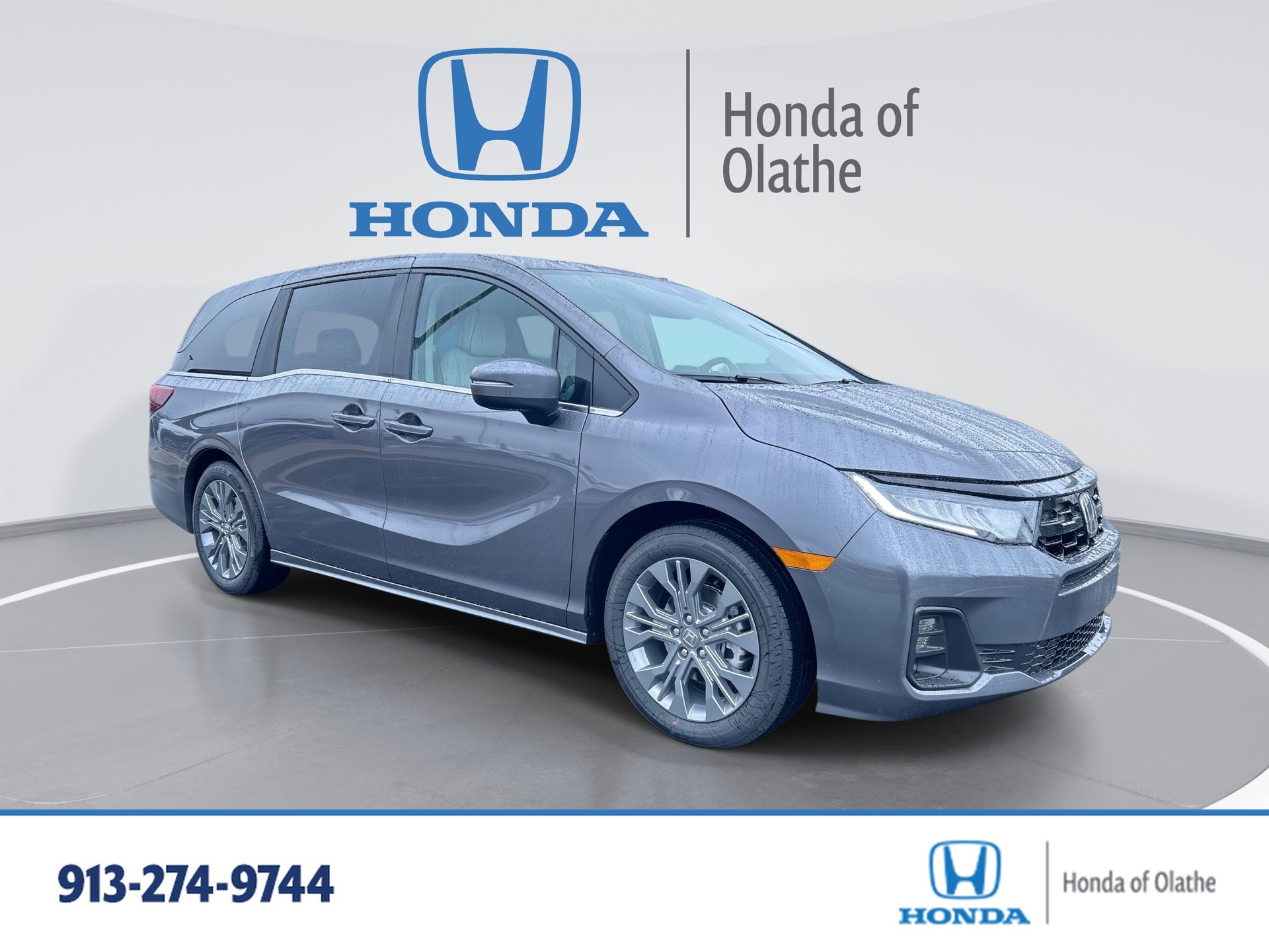 2026 Honda Odyssey Touring's photo