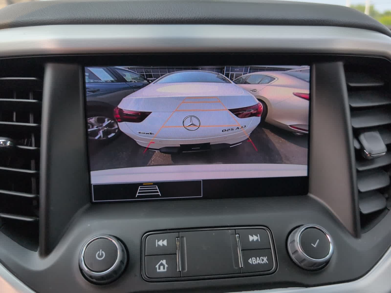 2023 Gmc Acadia SLE photo 26