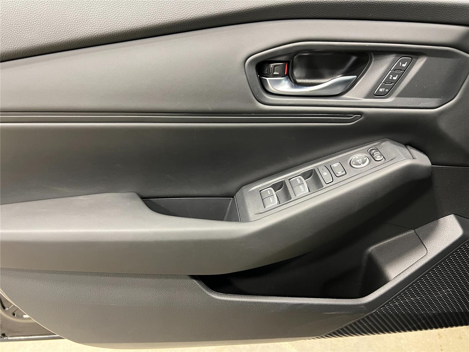 2025 Honda Accord Hybrid EX-L photo 13