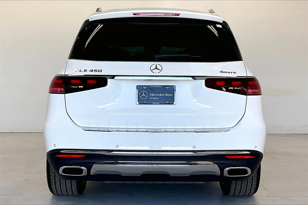 2026 Mercedes Benz GLS 450 4MATIC photo 4