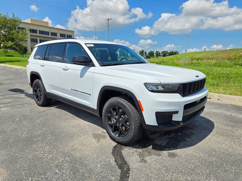 2025 Jeep Grand Cherokee L Altitude's photo
